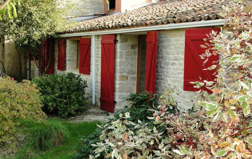 Location de vacances - Chambre d'hôtes à Andilly - Les chambres d'hôtes aménagées dans une maison de pierre du 19è siècle