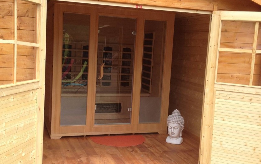 Location de vacances - Gîte à Bagnols-sur-Cèze - sauna infra rouge source de bien être. Privé réservé au gite préstation ,gratuit
