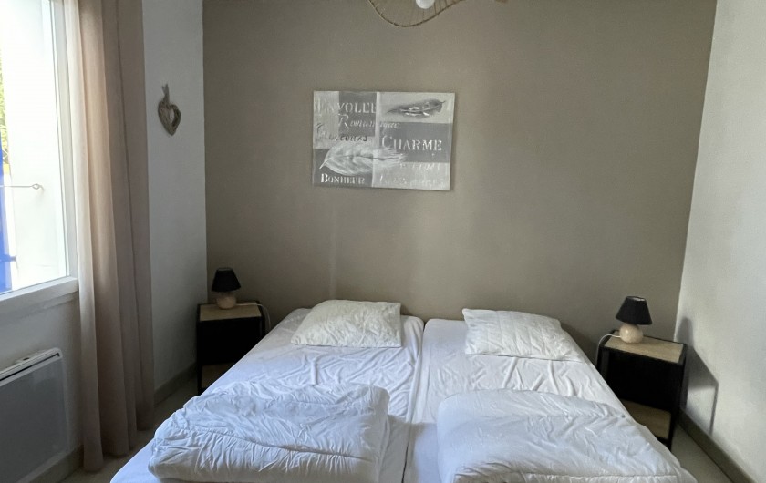 Location de vacances - Villa à La Cotinière - Chambre 2 lit 90