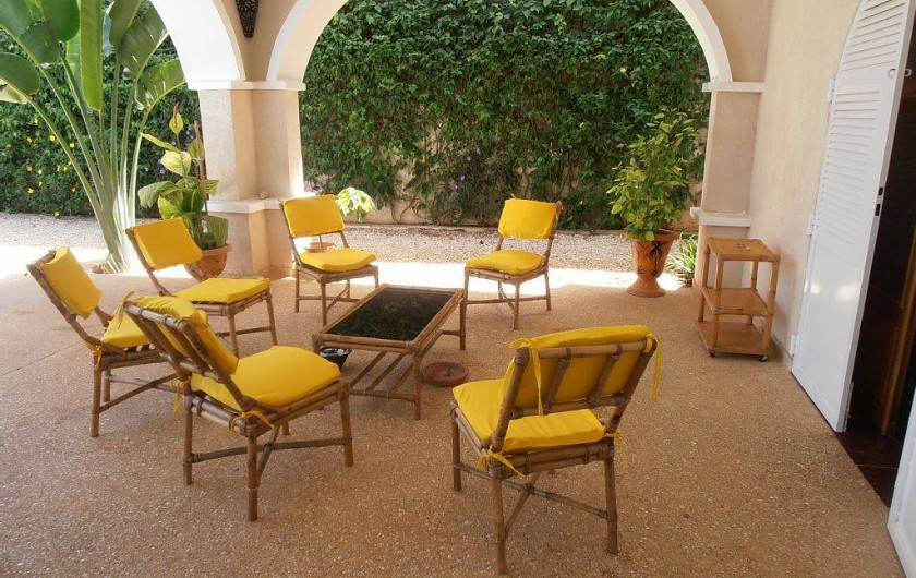Location de vacances - Villa à Somone - un bon apéro sur la terrasse!! entièrement meublée