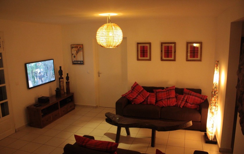 Location de vacances - Villa à Saint-François - 1er salon intérieur écran plat chaine hifi lecteur DVD 3D