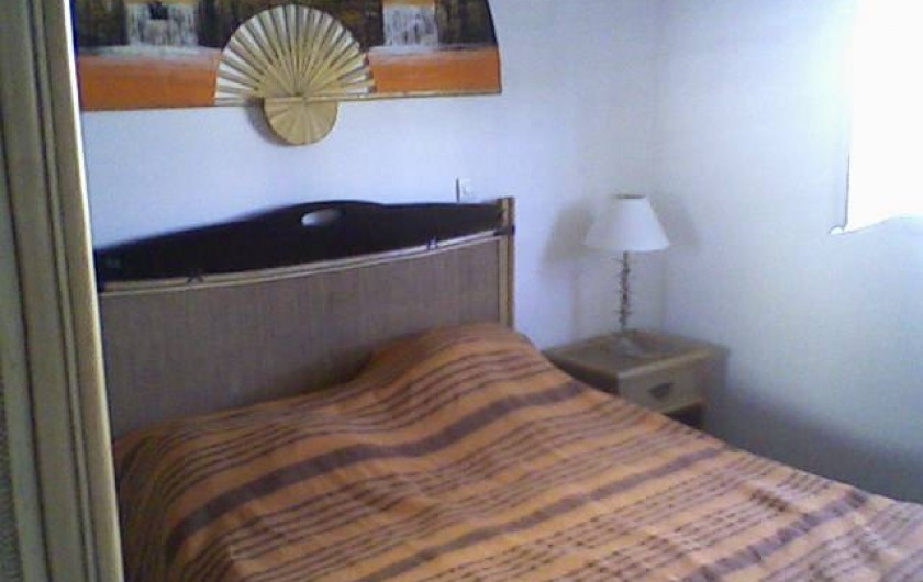 Location de vacances - Maison - Villa à Sainte-Anne - chambre orange avec lit double