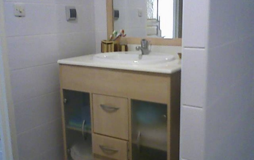 Location de vacances - Maison - Villa à Sainte-Anne - salle d'eau équipée avec machine à laver