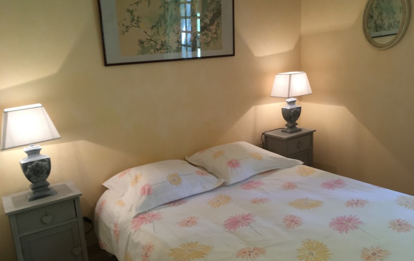 Location de vacances - Villa à Saint-Martin-des-Combes - La chambre jaune