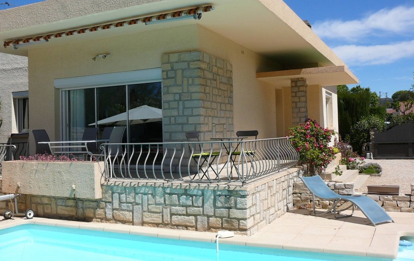 Location de vacances - Villa à Saint-Cyr-sur-Mer - Terrasse, piscine