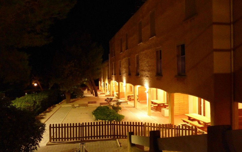 Location de vacances - Appartement à Martigues - Les terrasses des appartements de nuit