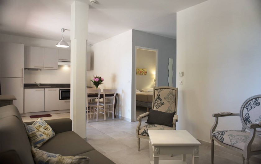 Location de vacances - Appartement à Martigues - Salon Appartement 6 couchages, TV et Wifi. Bastide des Joncas
