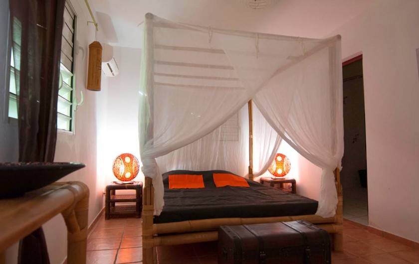 Location de vacances - Villa à Saint-François - La première chambre en bambou