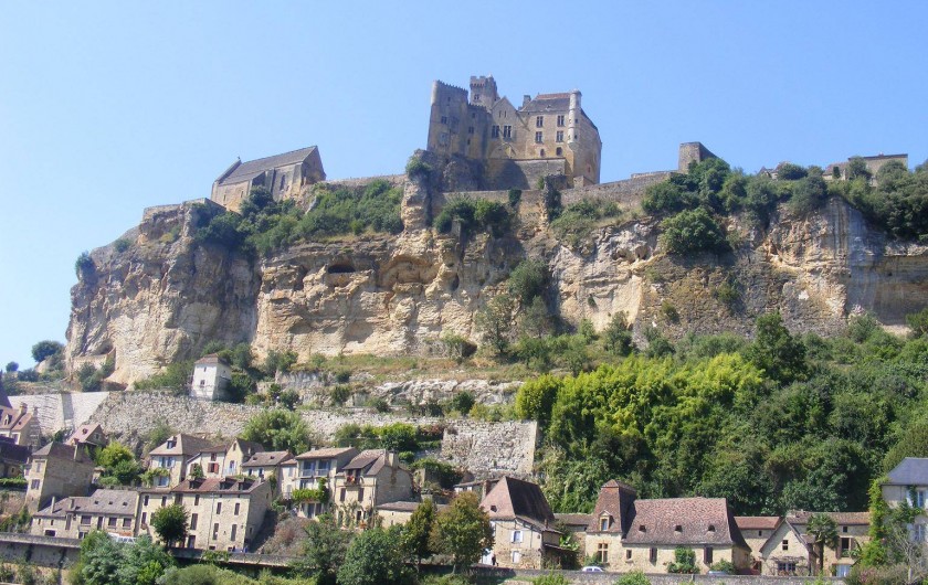 Location de vacances - Gîte à La Sauvetat-du-Dropt - Le Château de Beynac Dordogne