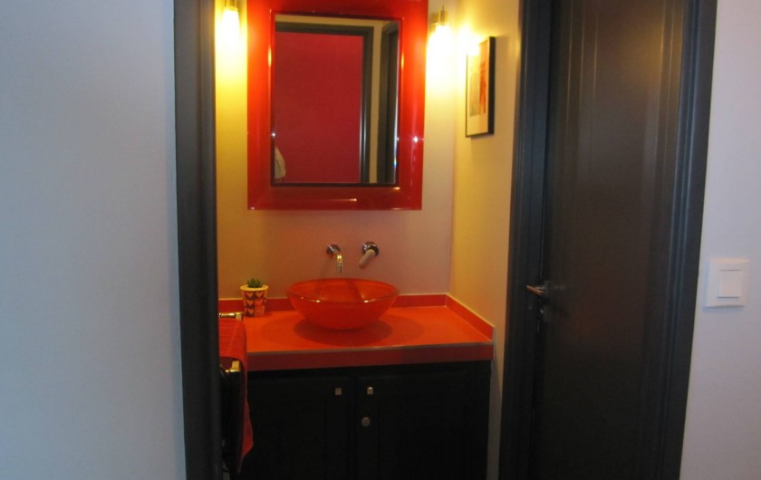 Location de vacances - Appartement à Saint-Raphaël - Coin lavabo et acces WC