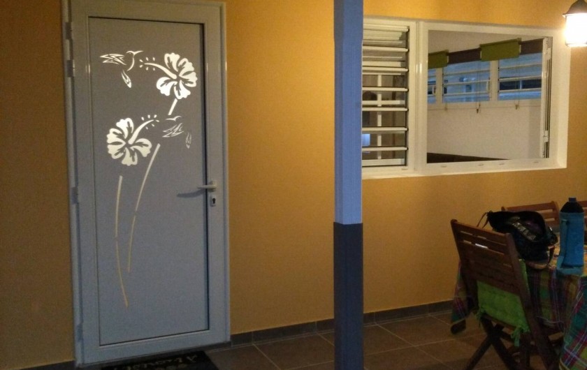 Location de vacances - Studio à Les Trois-Îlets - Cette photo ne sert à rien mais la porte est trop jolie hihi !!!