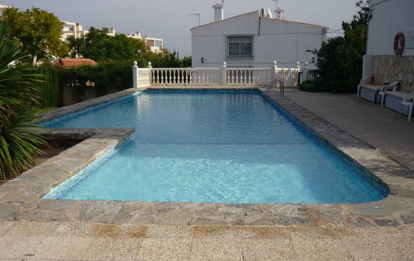 Location de vacances - Appartement à Alicante - Piscine privative, ouverte toute l'année, accès sécurisé.
