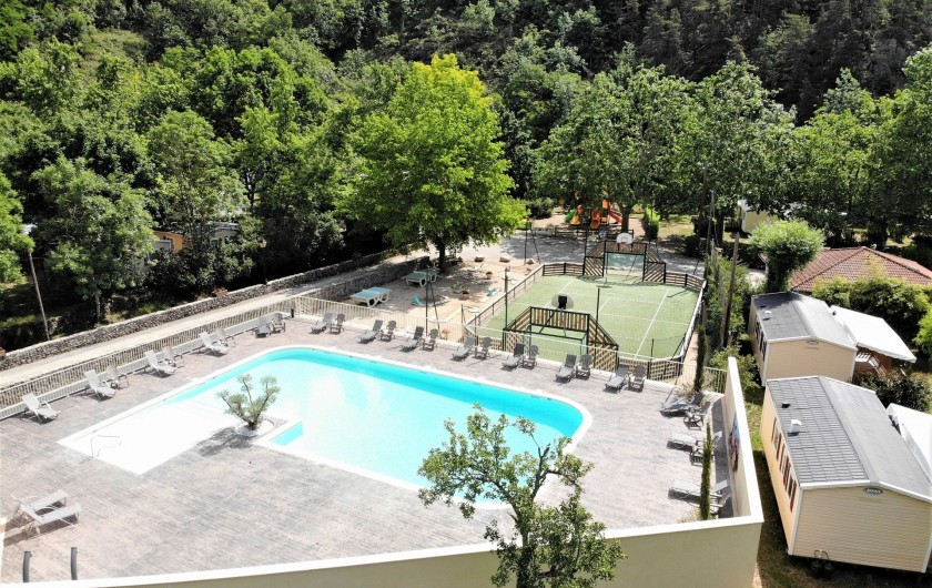 Location de vacances - Bungalow - Mobilhome à Lamastre - piscine chauffée Camping de retourtour 4 etoiles riviere piscine ardeche