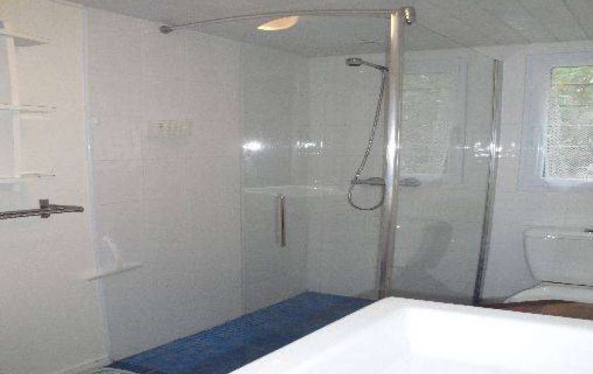 Location de vacances - Villa à Soorts - salle d'eau avec lavabo et WC