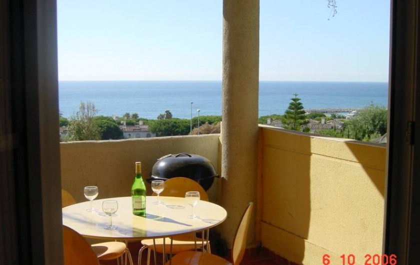 Location de vacances - Appartement à Marbella - Dining on the terrace.