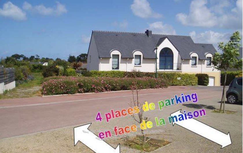 Location de vacances - Gîte à Saint-Pol-de-Léon - Le parking privé
