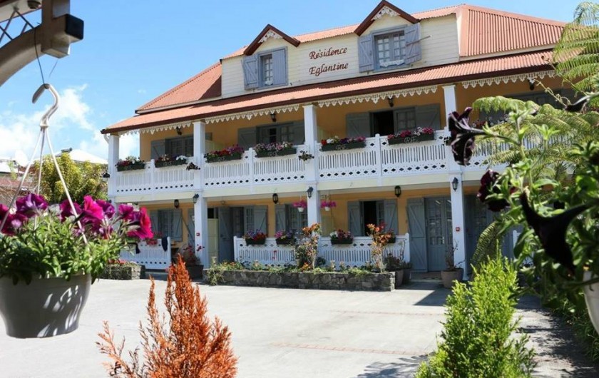 Location de vacances - Villa à Cilaos - Façade de la Résidence Eglantine