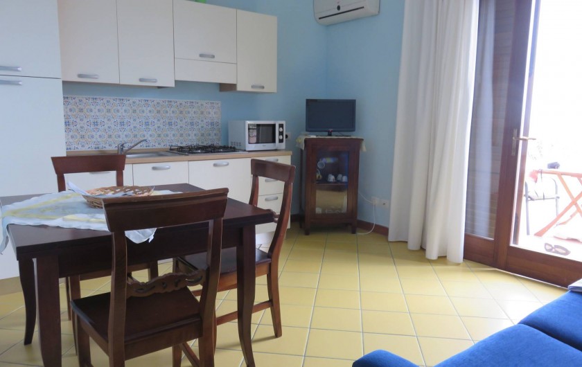 Location de vacances - Appartement à Acireale - cuisine-sejour