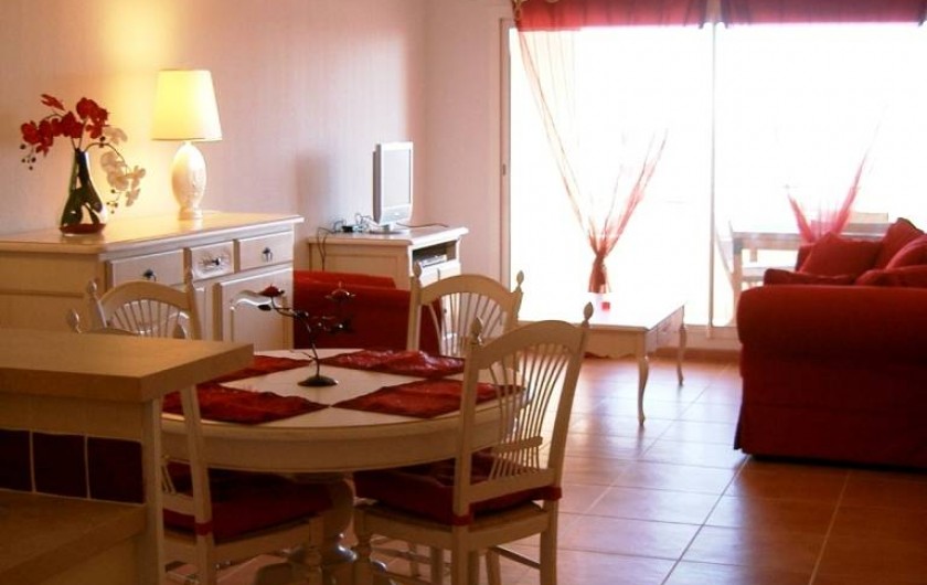 Location de vacances - Appartement à Juan les Pins - Salon avec coin repas