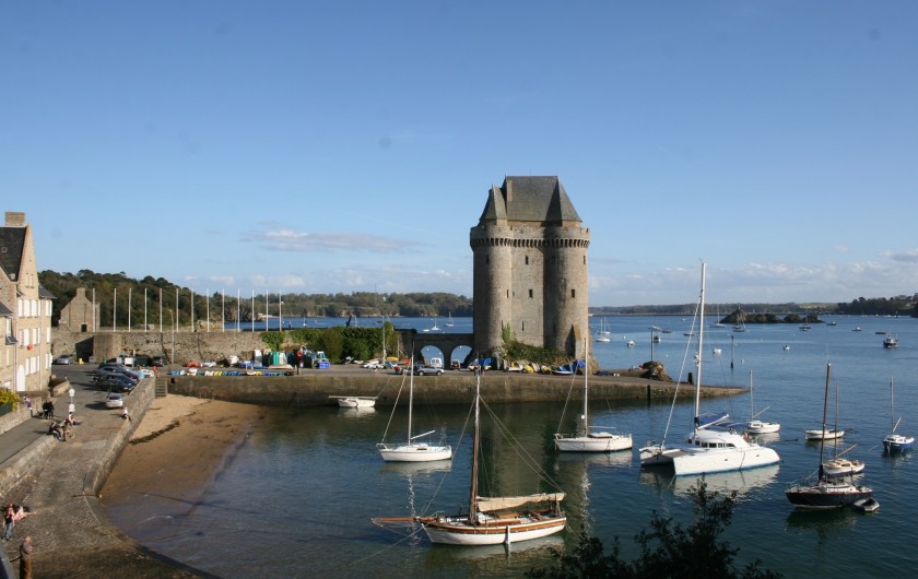 Location de vacances - Appartement à Saint-Malo - La tour Solidor à une encablure