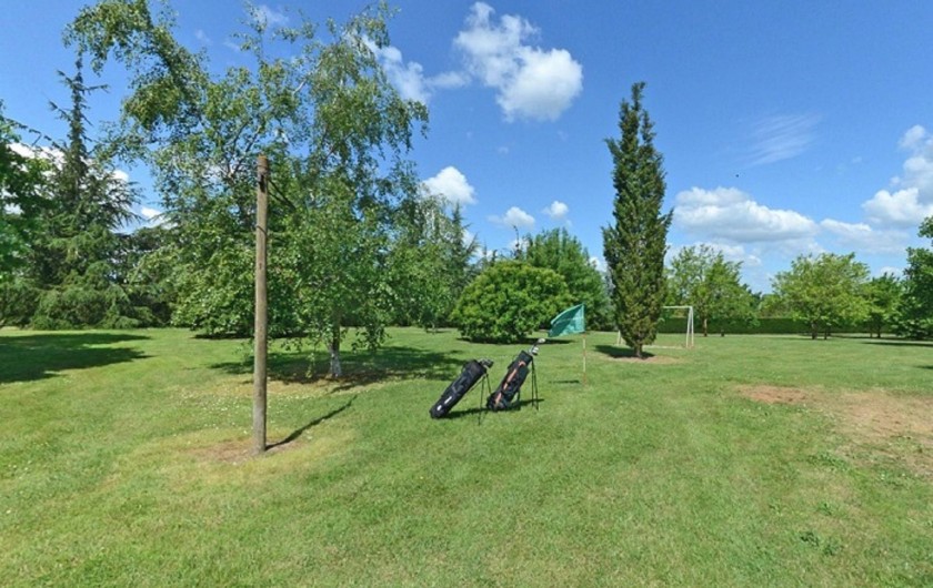 Location de vacances - Gîte à Dondas - parc avec jeux 3 trous de golf practice amateur