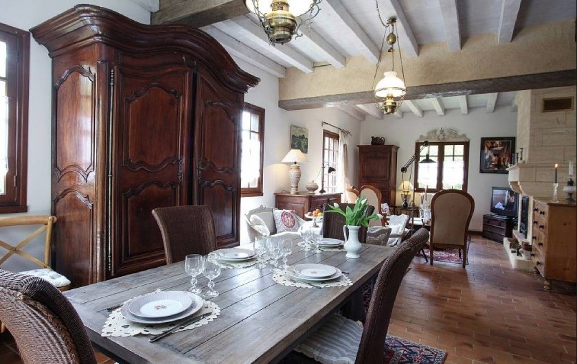 Location de vacances - Villa à Vezac - Pièce salon salle à manger