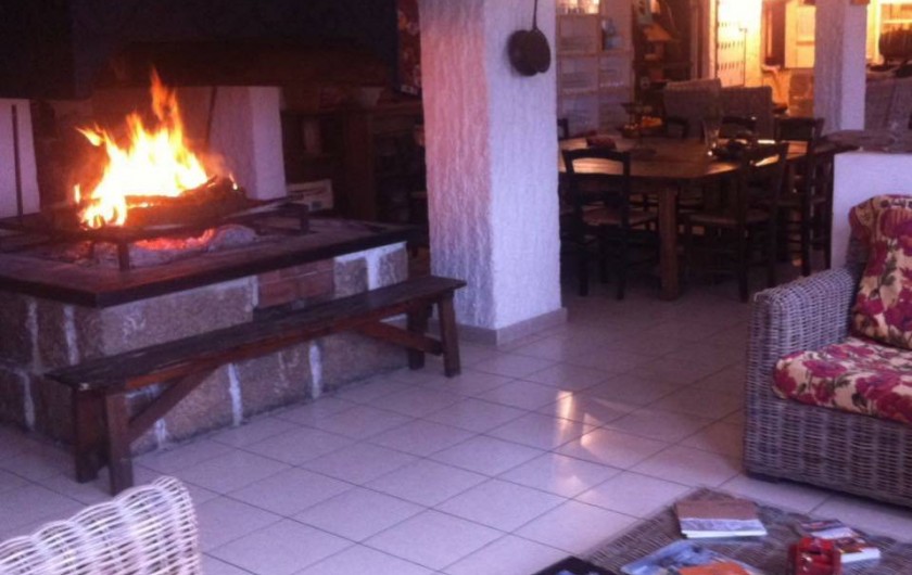 Location de vacances - Hôtel - Auberge à Fozzano - Notre cheminée en service