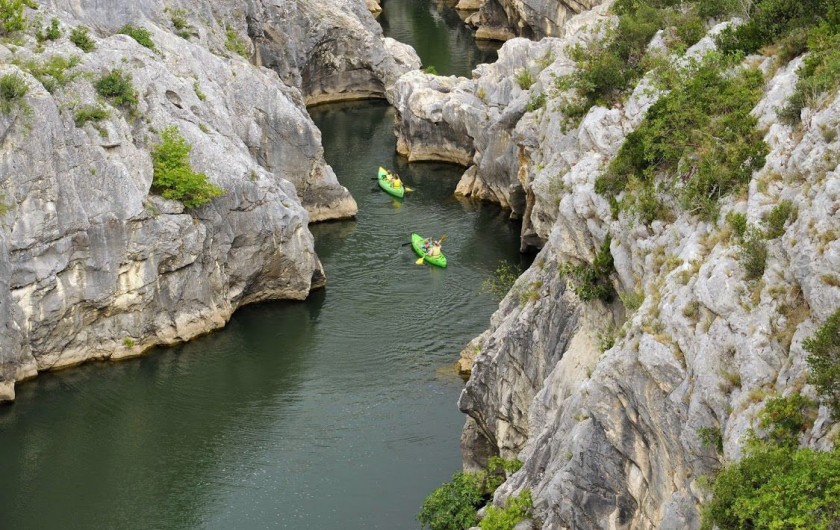 kayak dans les gorges de l'Hérault