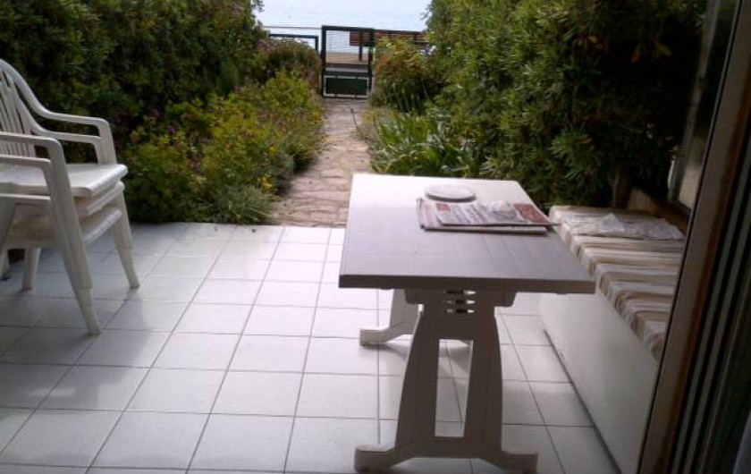 Location de vacances - Appartement à Menton - terrasse et jardin