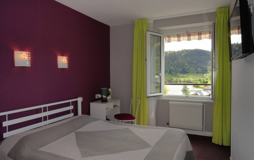Location de vacances - Hôtel - Auberge à Chambon-sur-Lac - chambre lit de 160