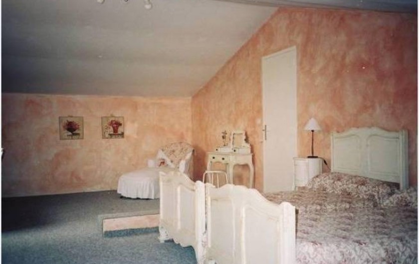 Location de vacances - Maison - Villa à Mérindol - Chambre 1 à l'étage de 40 m2