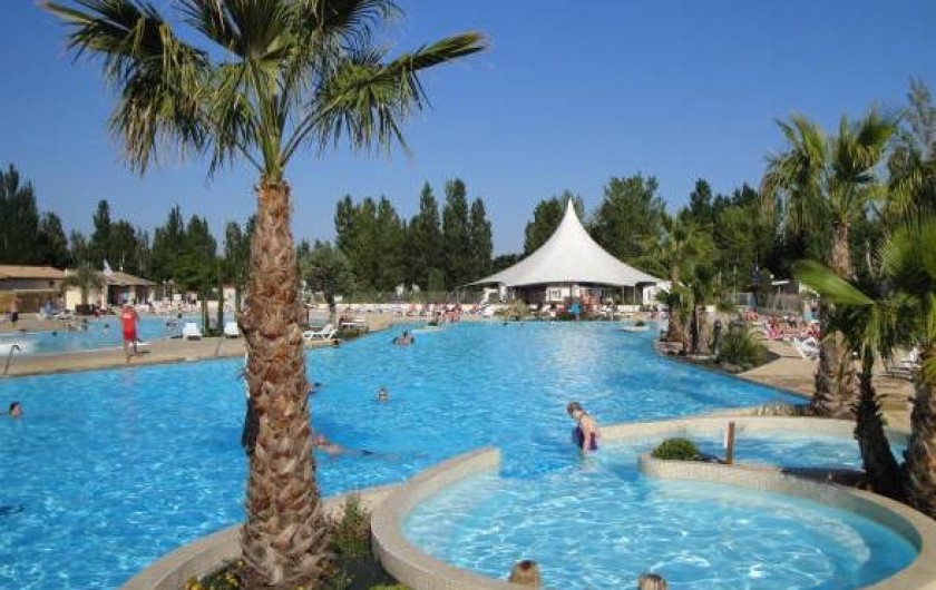 Location de vacances - Camping à Vias - piscine