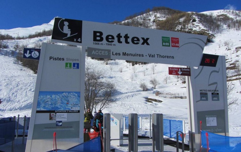 Location de vacances - Chalet à Les Menuires - Chalets-Lacuzon-départ-du télésiège à 150m des chalets