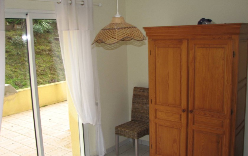 Location de vacances - Villa à Saint-Michel-Chef-Chef - chambre1 avec porte fenêtre ouvrant sur la terrasse côté dune