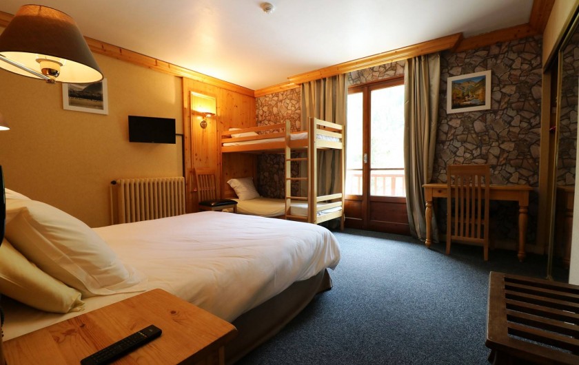 Location de vacances - Hôtel - Auberge à Lanslebourg-Mont-Cenis - L'hôtel dispose de chambres quadruples grand confort idéale pour les familles.