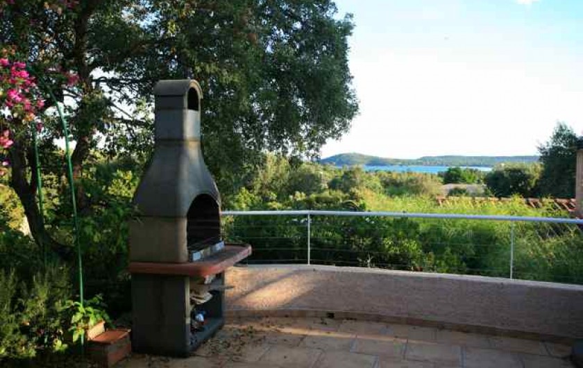 Location de vacances - Maison - Villa à Pinarellu - terrasse avec BBQ