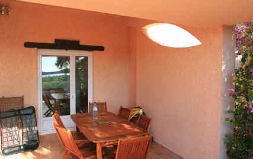 Location de vacances - Maison - Villa à Pinarellu - Terrasse couverte