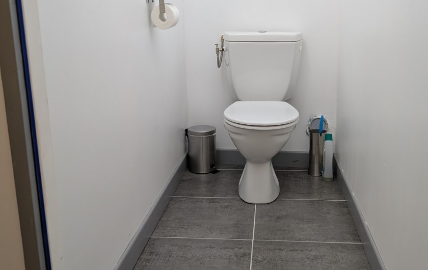 Location de vacances - Gîte à Surgères - WC 2  séparé, au rez-de-chaussée