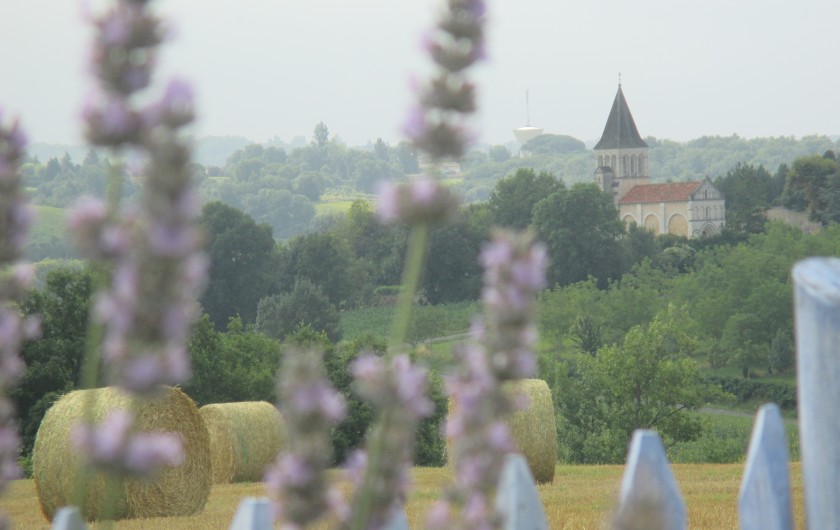 Location de vacances - Maison - Villa à Curac - Vue sur le clocher de Curac, petit village de 120 habitants