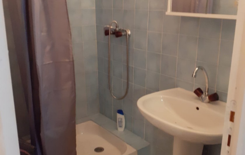 Location de vacances - Appartement à Roussillon-en-Morvan - Salle de douche
