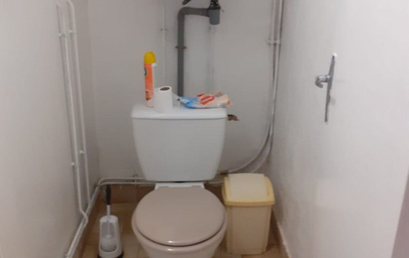 Location de vacances - Appartement à Roussillon-en-Morvan - Toilettes