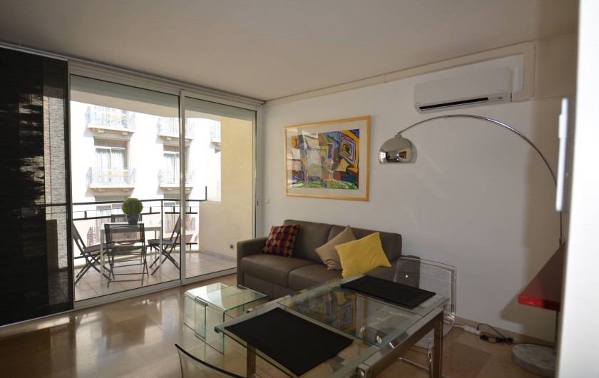 Location de vacances - Appartement à Cannes - Salon avec terrasse 7 m2