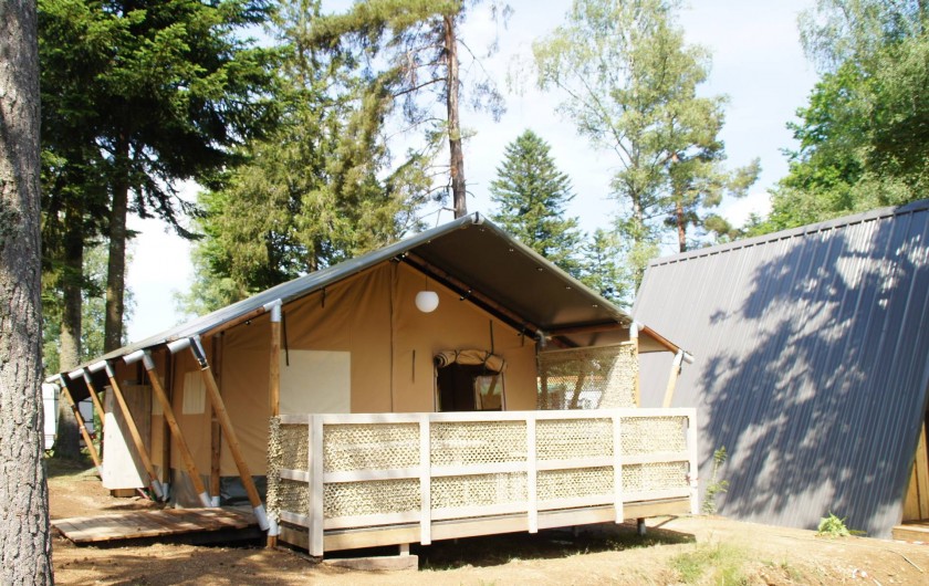 Location de vacances - Camping à Tence - Tente Safari Prémium camping Les Murmures du Lignon Tence