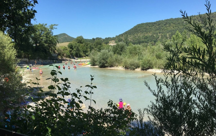 Location de vacances - Camping à Piégros-la-Clastre - Plage naturelle de la Drôme du camping Les Chamberts: accès privé et direct
