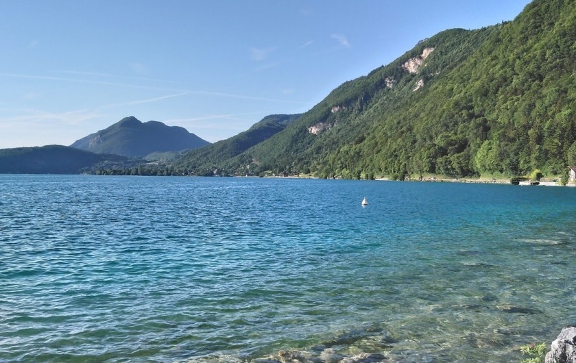 Location de vacances - Appartement à Faverges - Lac d'Annecy, ses montagnes et son eau pure
