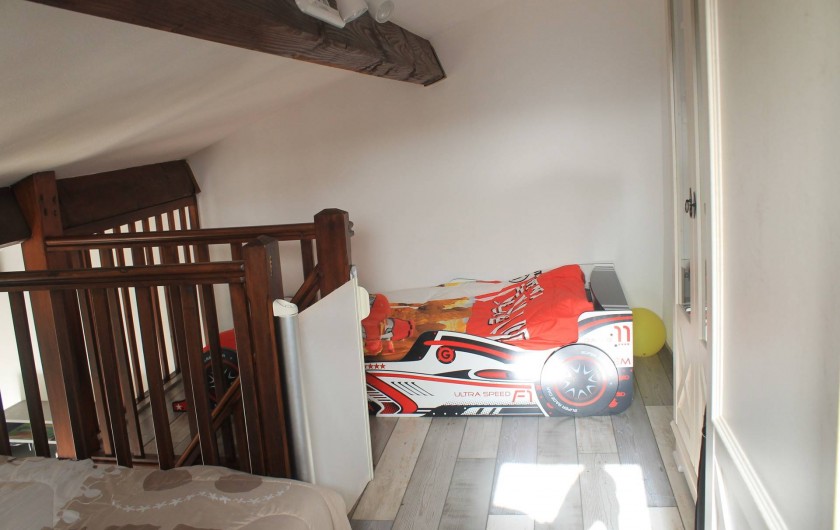 Location de vacances - Maison - Villa à Le Lavandou - lit voiture enfant