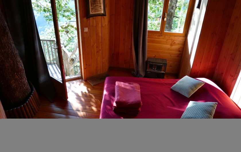 Location de vacances - Chambre d'hôtes à Saint-Martial-Entraygues - Intérieur de la cabane "Pin en Vert"