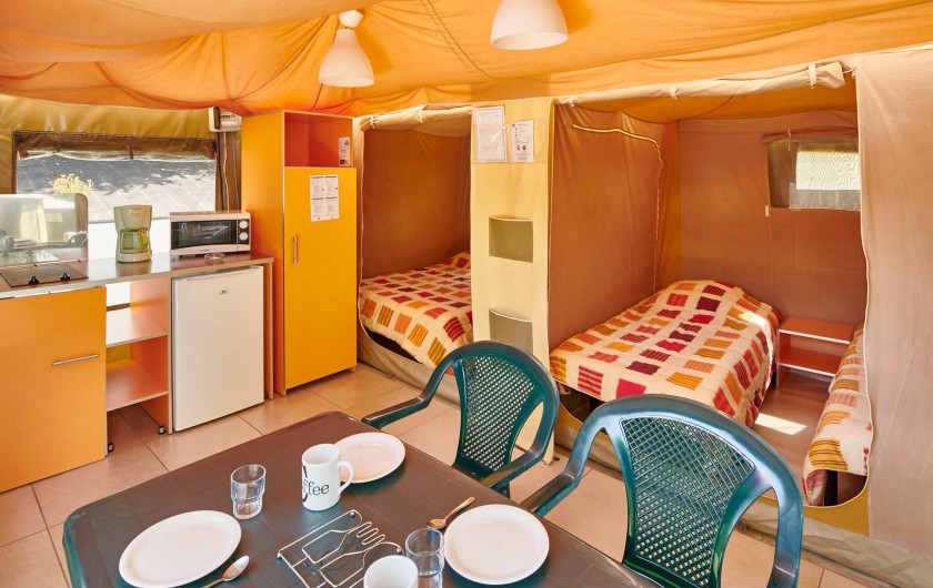 Location de vacances - Camping à Biarritz - Intérieur Bungalows toilés - Biarritz Camping