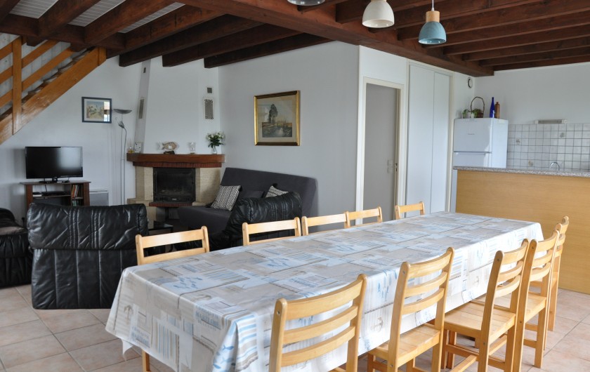 Location de vacances - Gîte à La Gripperie-Saint-Symphorien - Salon/Salle à manger "Aix", 8 personnes