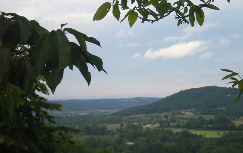 Location de vacances - Bungalow - Mobilhome à Le Buisson-de-Cadouin - Vue de notre propriété, vallées de la Dordogne et de la Vézère